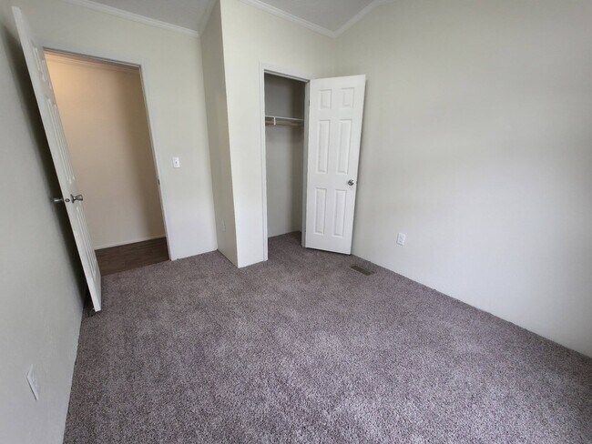 Building Photo - 1412 W Harbour Unit 152