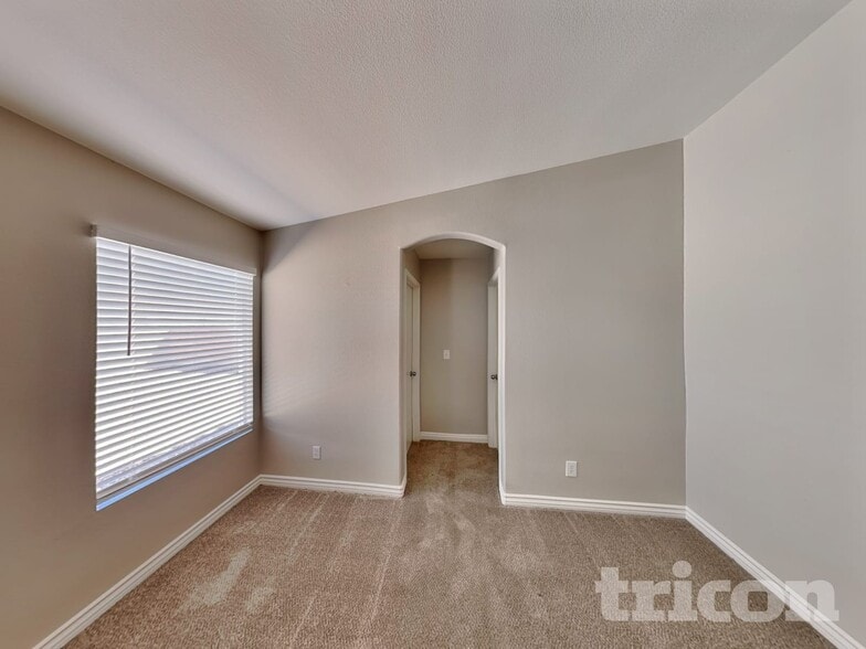 Building Photo - 3134 Meadow Flower Ave