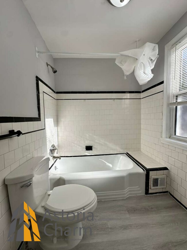 Building Photo - 3519 Rosekemp Ave