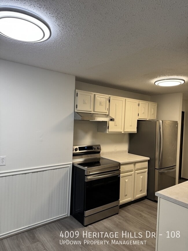 Building Photo - 4009 Heritage Hills Dr