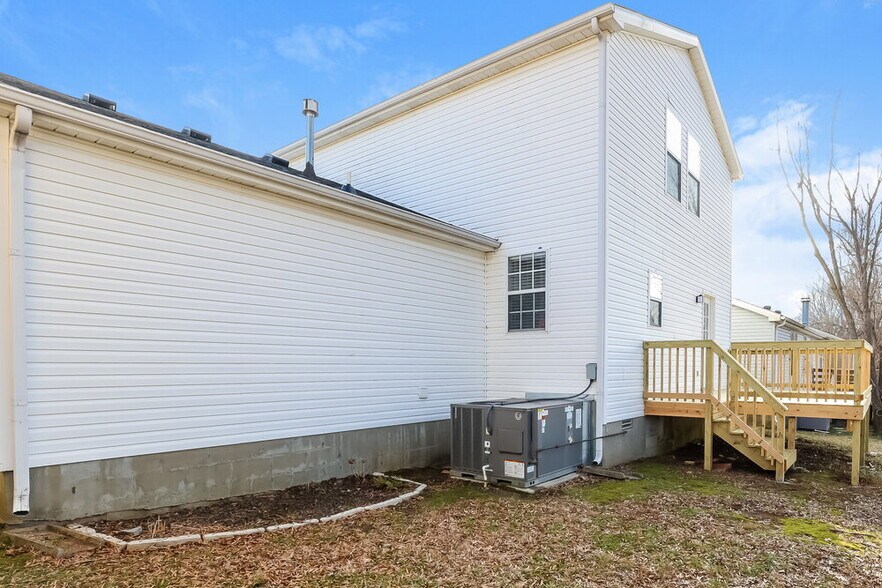 Building Photo - 104 River Bend Rd