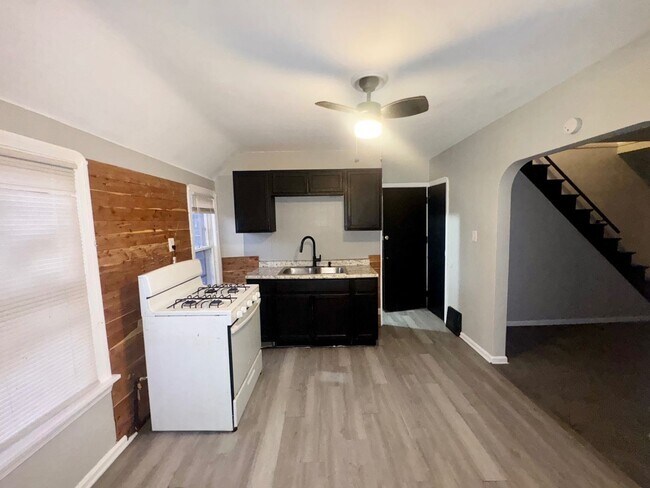 Building Photo - 12918 Ferris Ave