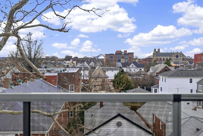 Building Photo - 43-45-45 W 32nd St