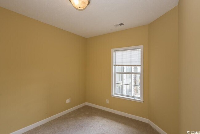 Building Photo - 121 Ashley Park Dr