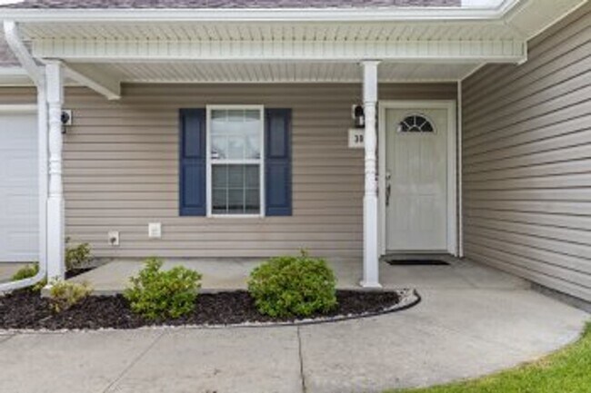Building Photo - Convenience Meets Comfort in This Charming Home