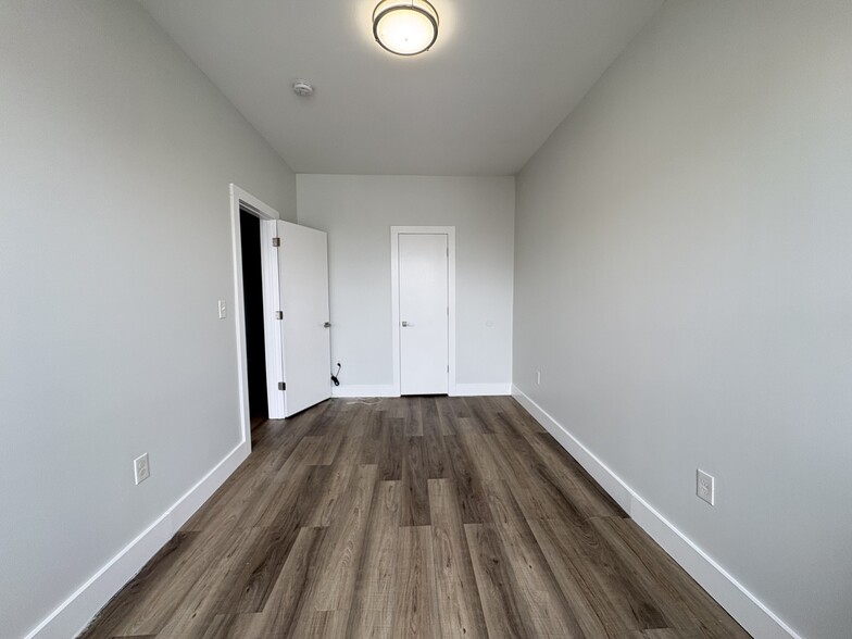 Building Photo - 158 Bergen Ave