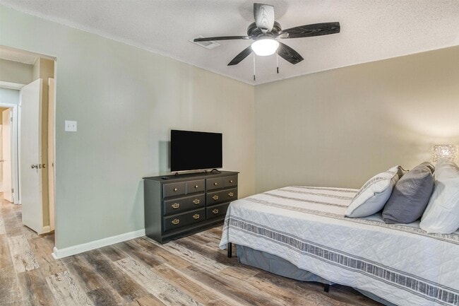 Building Photo - 101 Pine Forest Dr