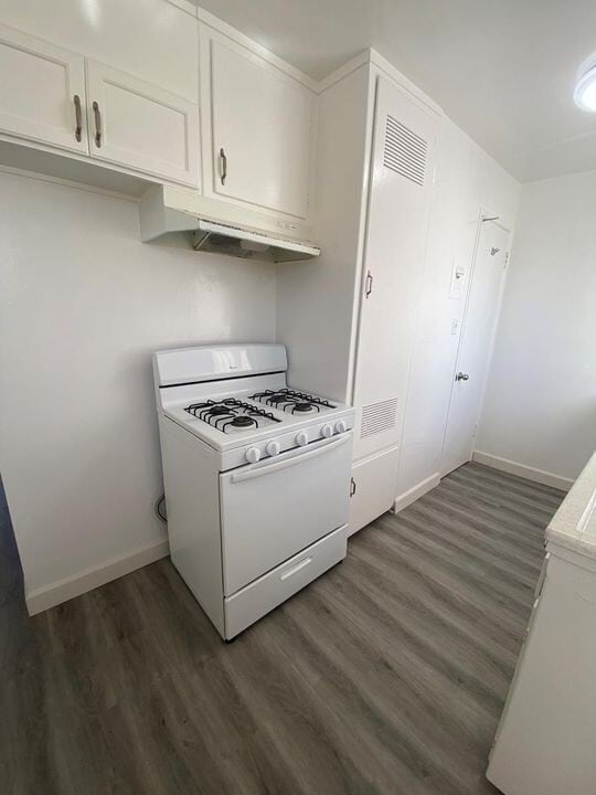 Interior Photo - 11877 Grevillea Avenue,