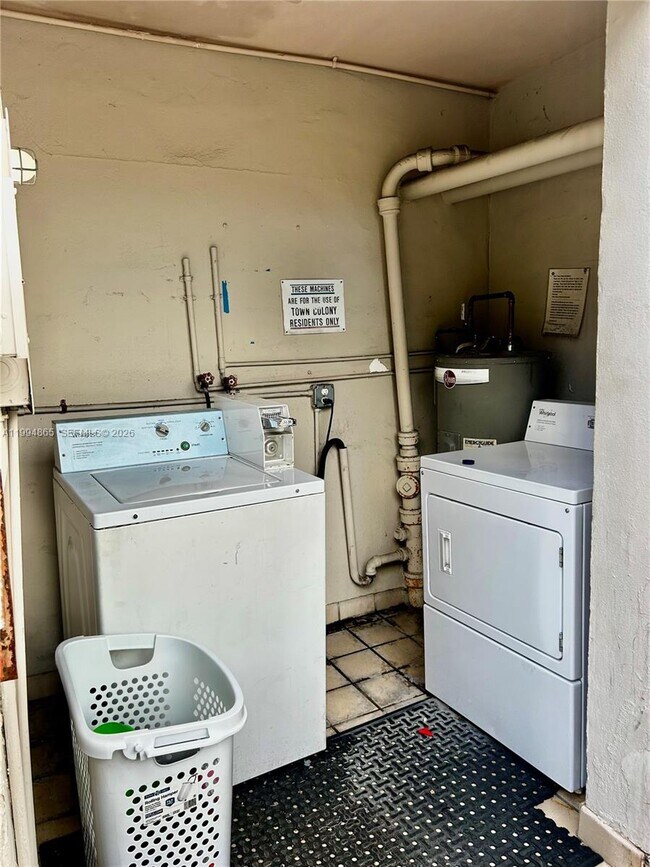 Building Photo - 2918 Funston St