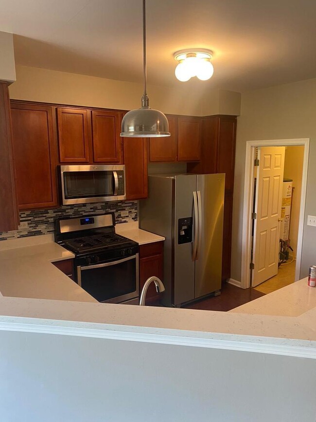 Building Photo - 24130 Walnut Cir