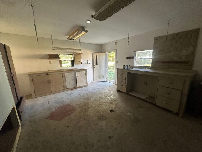 Building Photo - 115 Dawn Dr