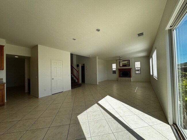 Building Photo - Spacious 4 bedroom in Murrieta for rent!