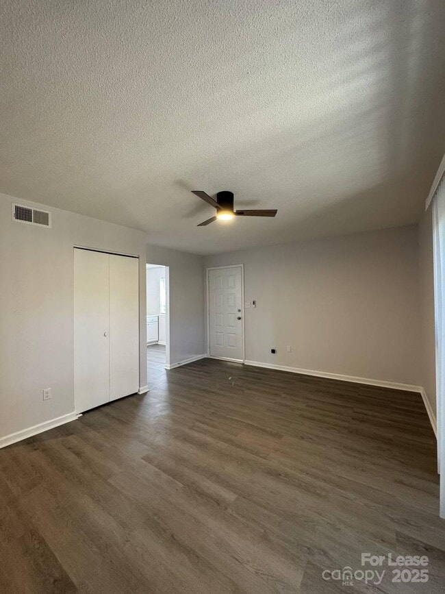 Building Photo - 1466 Riverwood Ct