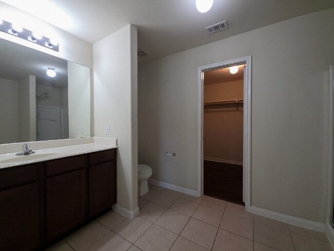Building Photo - **CUTE 3 Bedroom Home, Move-in Ready**