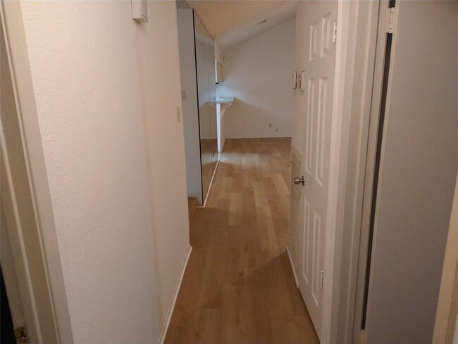 Building Photo - 11022 Longtom Ct