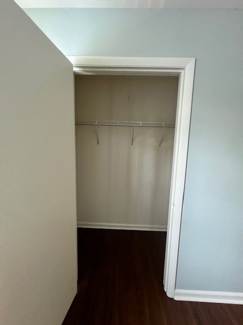 Building Photo - 503 E 6th St