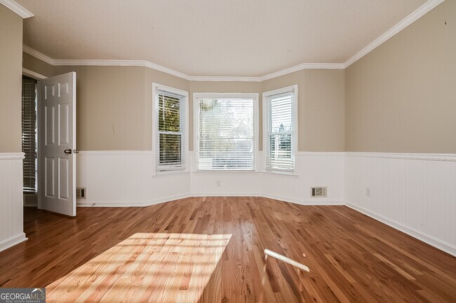 Building Photo - 310 Lakefront Dr