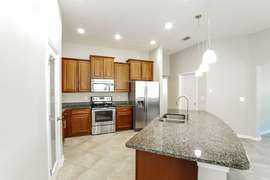 Building Photo - 252 Colorado Springs Way