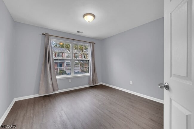 Building Photo - 30 Birch Terrace