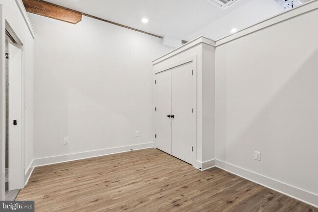 Building Photo - 201 Leverington Ave