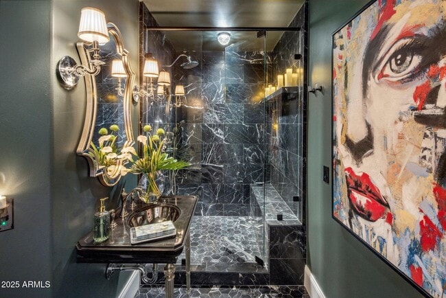 Building Photo - 2211 E Camelback Rd