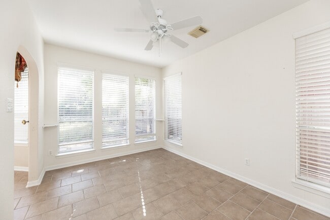 Building Photo - 15435 Stoneridge Park Ln