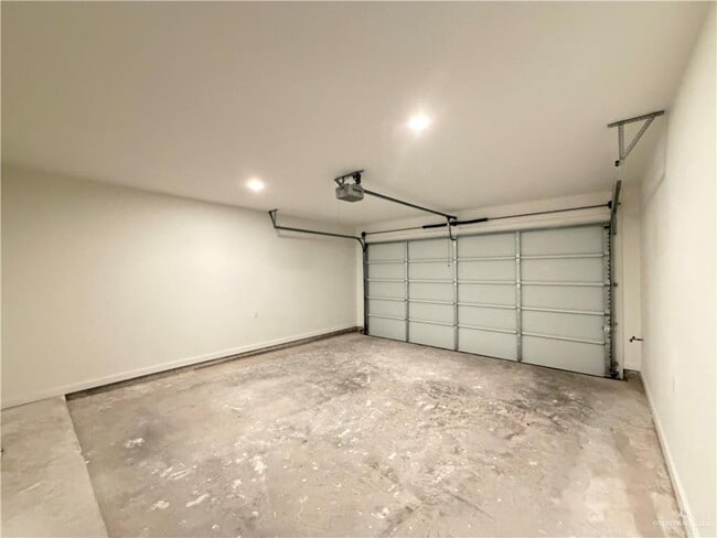 Building Photo - 16 Warbler Ave