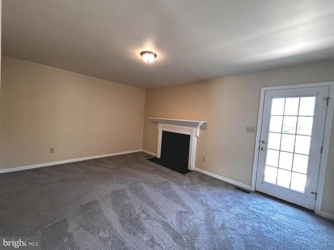 Building Photo - 149 Lexington Ct