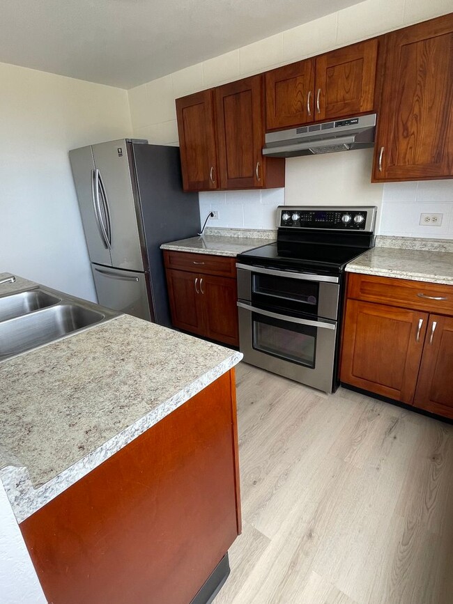 Building Photo - 3 Bedroom 2 Full Bath Townhouse in Upper M...