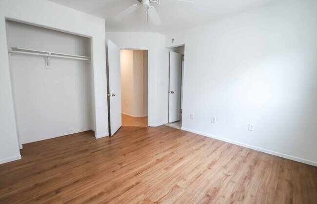 Building Photo - 7204 Platinum Peak Ave