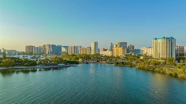 Building Photo - 512 Laurel Pk Dr