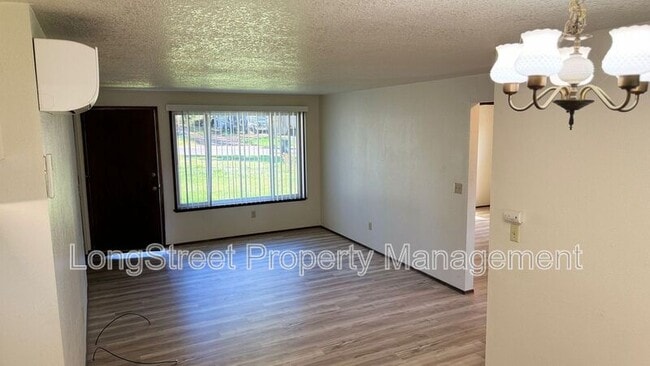 Building Photo - 1020 Pioneer St