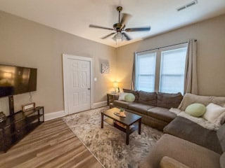 Building Photo - 216 E Horah St