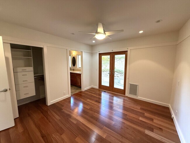 Building Photo - UNIQUE THREE BEDROOM TWO BATH MODERNIST MILL VALLEY HOME