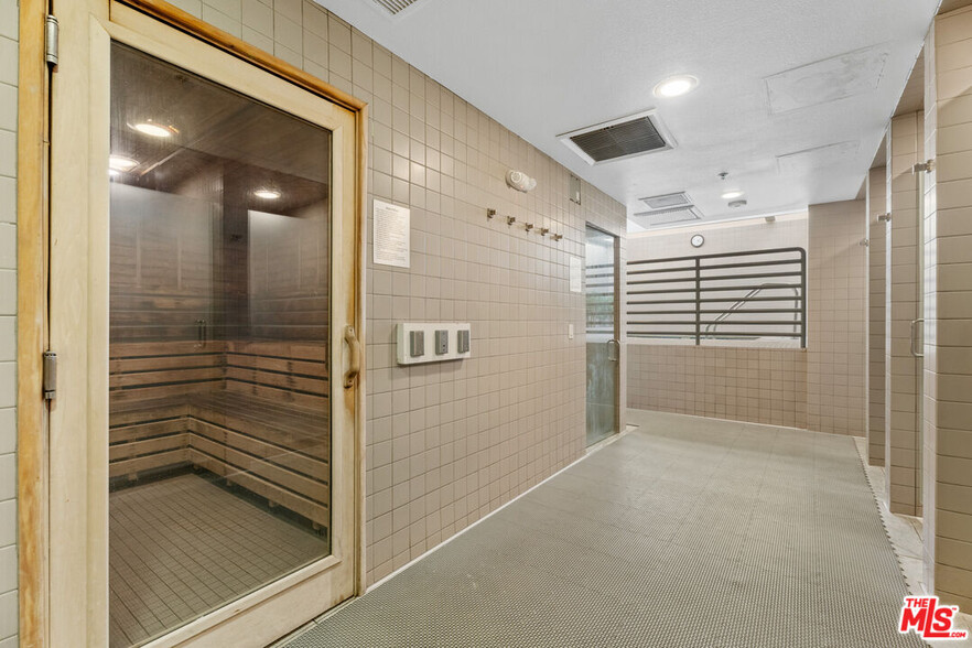 Building Photo - 4316 Marina City Dr