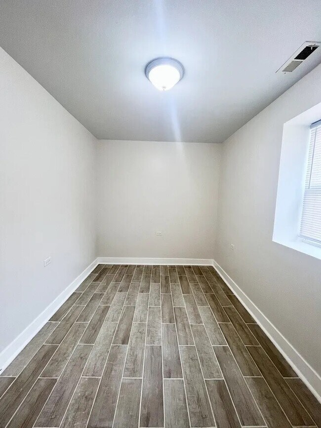 Building Photo - 3939 W Iowa St
