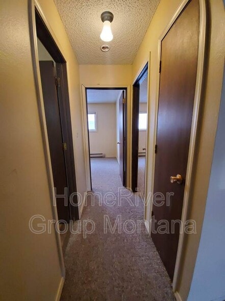 Building Photo - 911 Pattee Creek Dr
