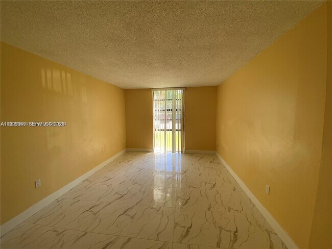 Building Photo - 16851 NE 23rd Ave