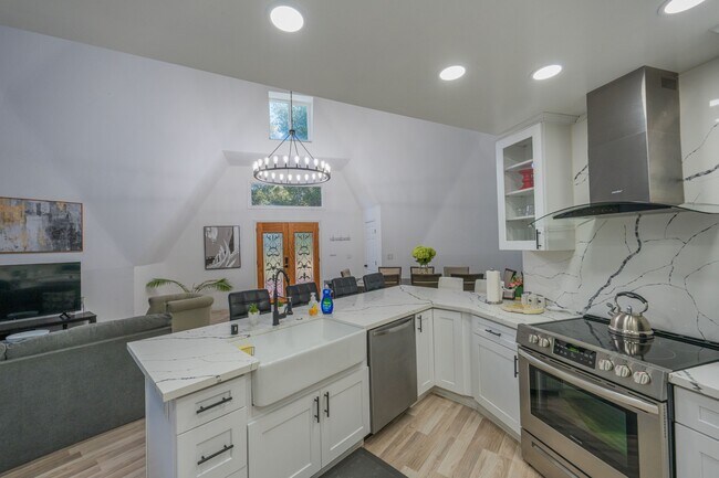 Building Photo - 28205 Meadow Oak Ln