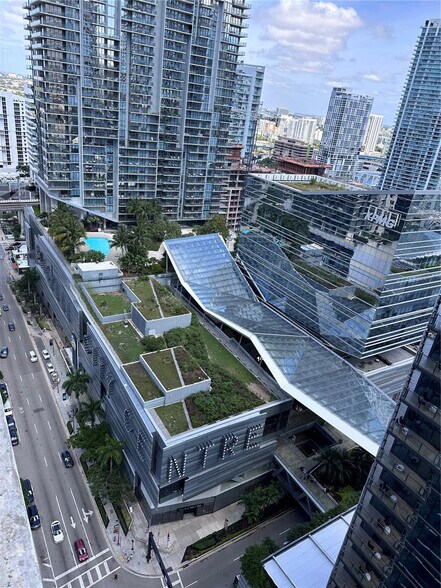 Building Photo - 801 S Miami Ave