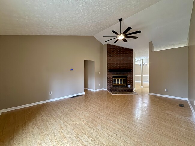 Building Photo - 500 Orchard Dr