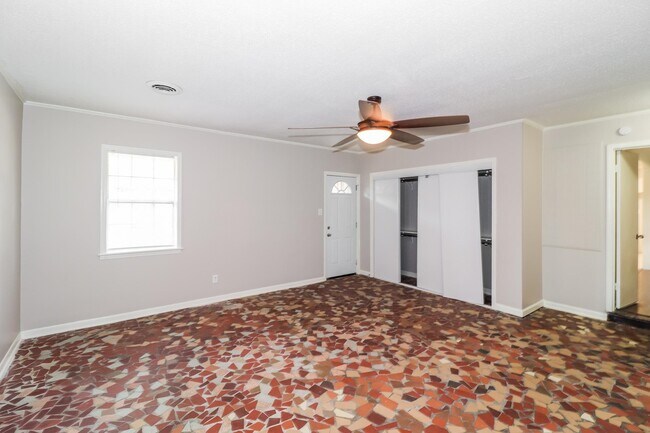 Building Photo - 3569 Arsenal St