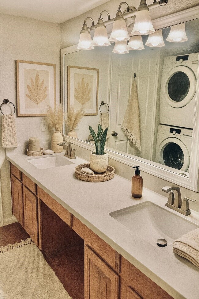 Building Photo - 1311 Antoine Dr