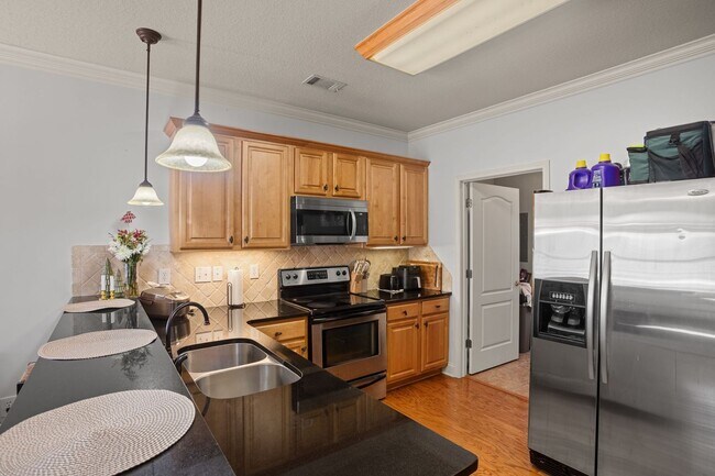 Building Photo - Plainsview Condo | 2 Bed 2 Bath