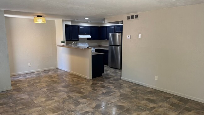 Building Photo - 586