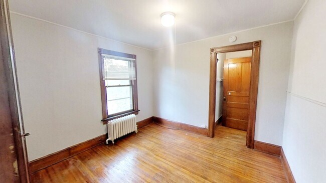 Building Photo - 583 Averill Ave
