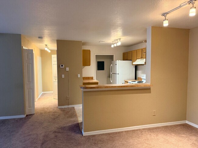 Building Photo - 7606 Pissarro Dr