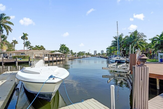 Building Photo - 2201 SE 9th St