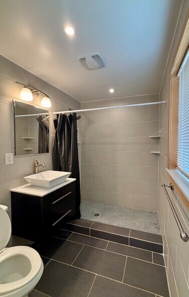 Building Photo - 1631 Liberty St