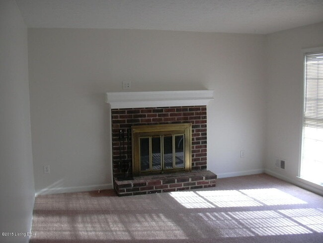Building Photo - 304 S Evergreen Rd